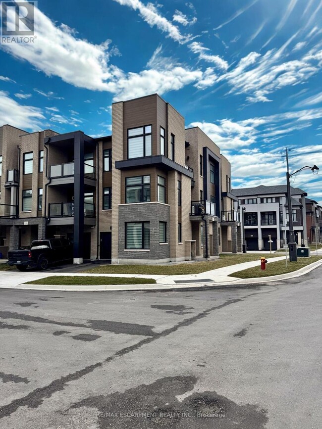 Building Photo - 1404 Courtleigh Trl