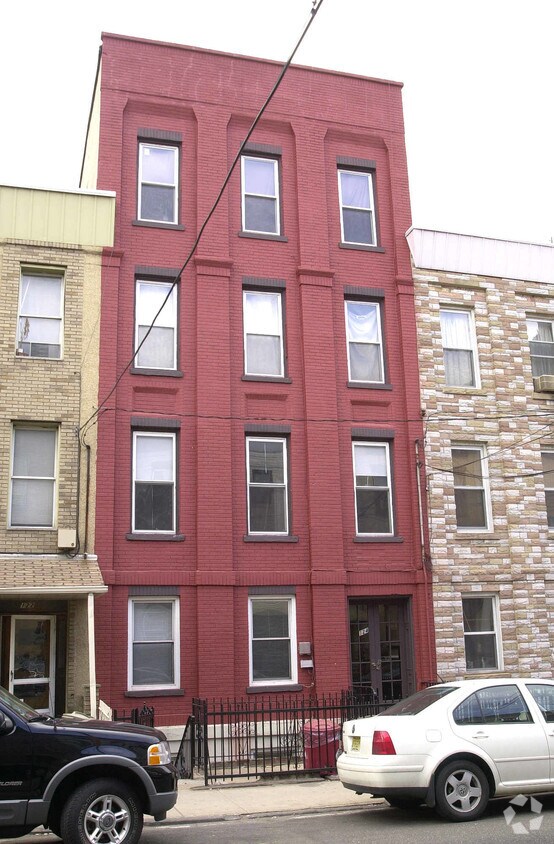 Building Photo - 124 Bloomfield St