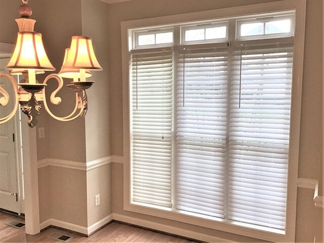 Building Photo - 4030 Belle Meade Cir