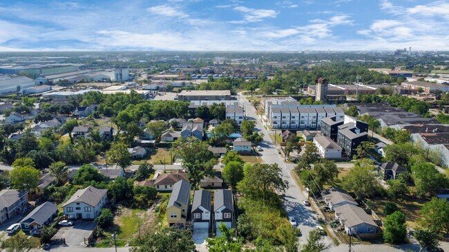 Foto del edificio - 4706 Gunter St