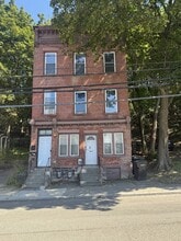 Building Photo - 632 4th St