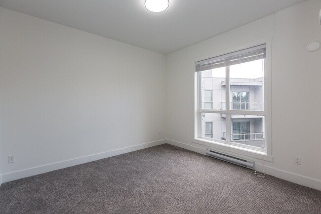 Photo du bâtiment - 13978 Fraser Hwy