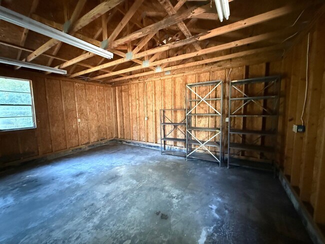 Foto del edificio - CHARMING UPDATED HOME FOR RENT IN GUNTERSV...