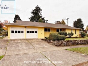 Building Photo - 1029 C St Building Photo - 1029 C St