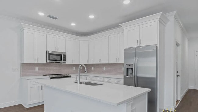Building Photo - 517 Hill Ln
