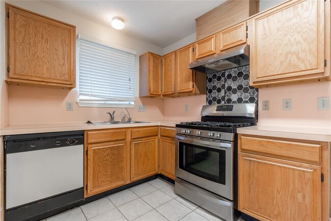 Building Photo - 8214 Copperwood Dr