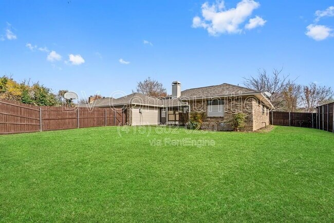 Foto del edificio - 4BR/2BA Lewisville Home — 1,931 Sq Ft, Modern Finishes & Flexible Bonus Space