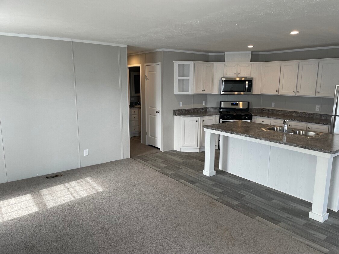 Foto principal - 46000 Geddes Rd