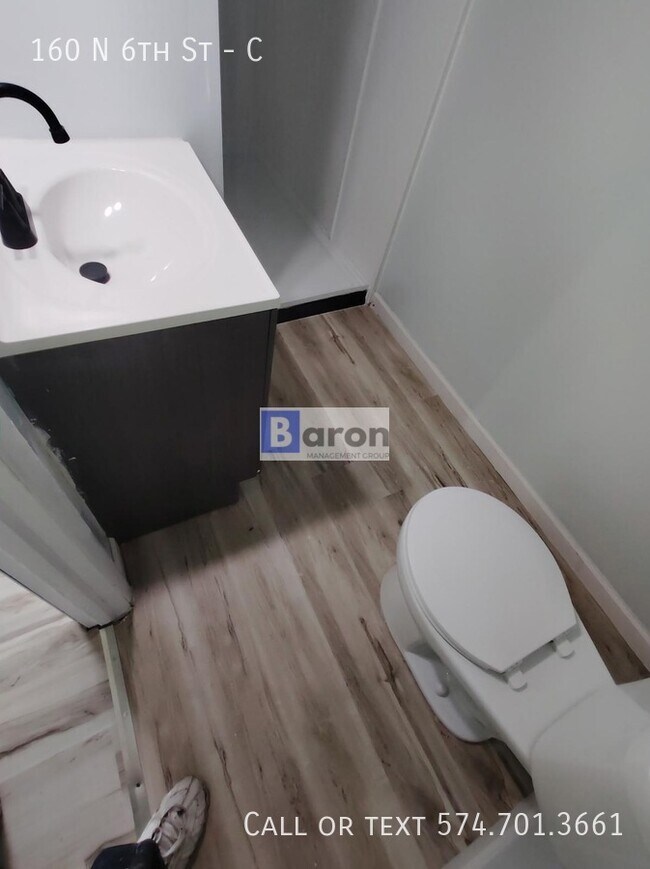 Foto del edificio - 160 N 6th St