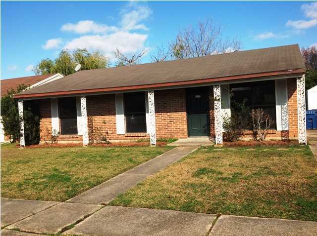 Primary Photo - 122 Pamela Dr