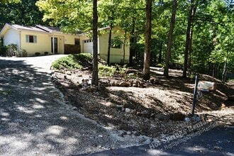 Building Photo - 6 Vilaseca Ln