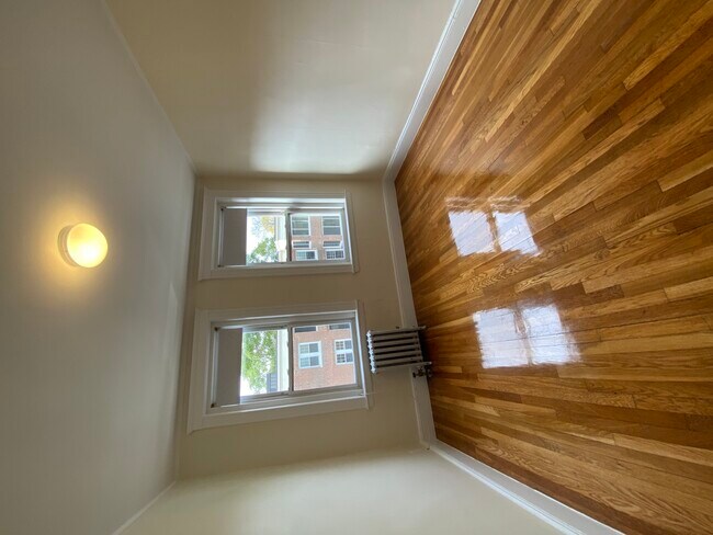 Building Photo - 8 Vinal St