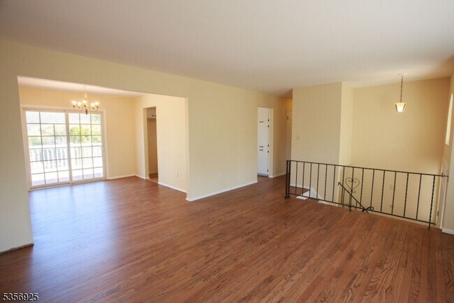 Foto del edificio - 50 Mountain View Ave