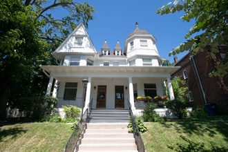 Building Photo - 2216 E Ivanhoe Pl