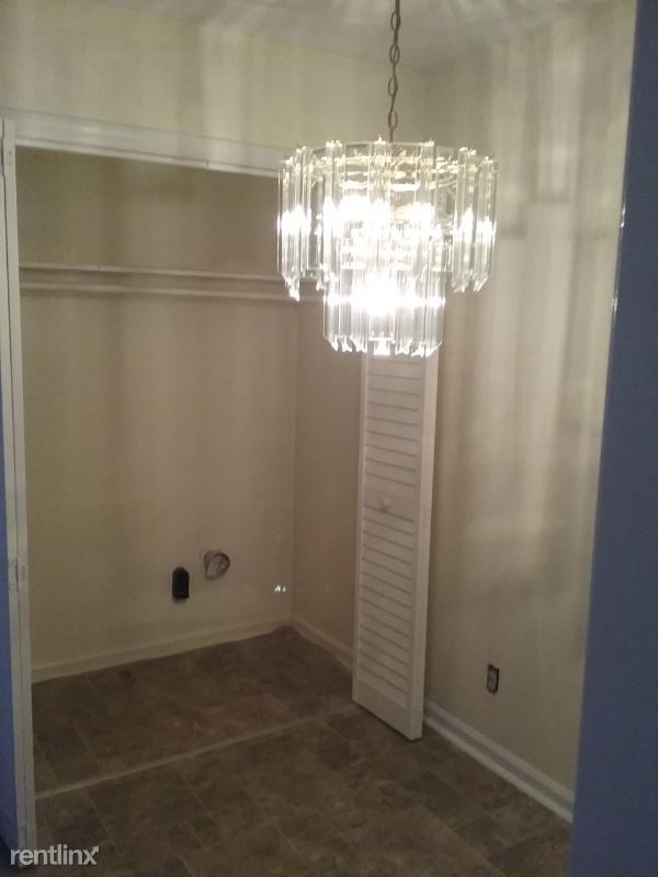 Building Photo - 2 br, 2 bath Townhome - 3105 Conviser Drive