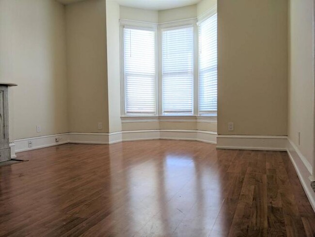 Foto del edificio - 3 bedroom in Oakland CA 94607