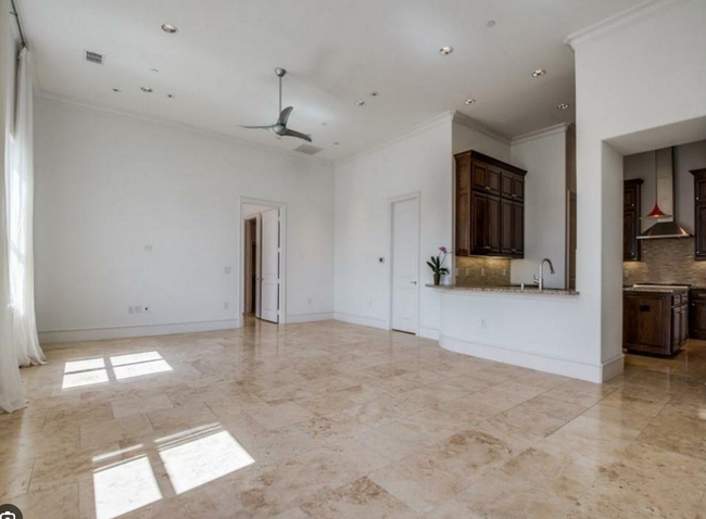 Building Photo - 6601 Mediterranean-6544