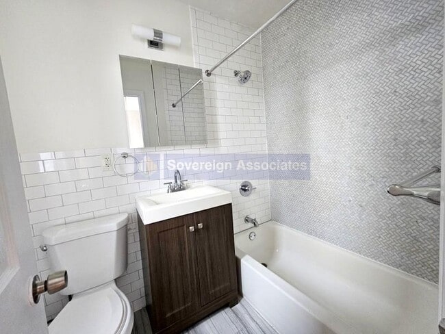 Building Photo - 515 W 168th St