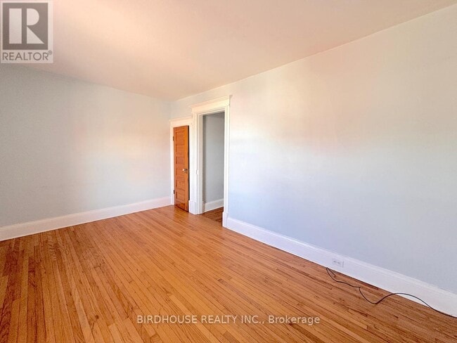 Photo du bâtiment - 23 Cambridge St S