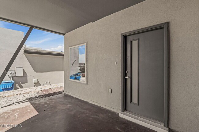Building Photo - 125 Via Rojas Dr