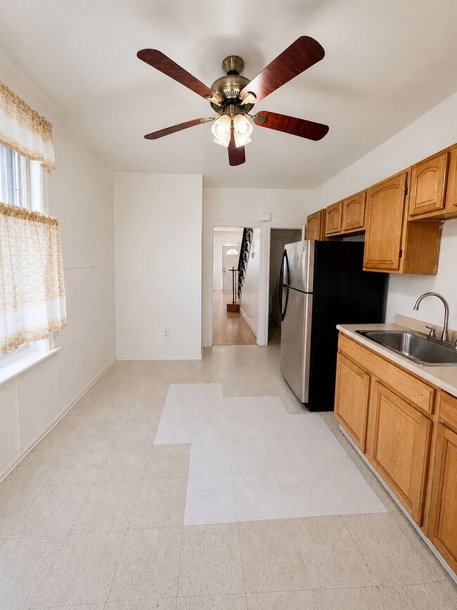 Building Photo - Spacious 3-Bedroom Home with In-Home Laundry