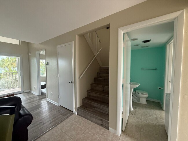 Foto del edificio - Family Friendly 3 Bedroom Townhome Style C...