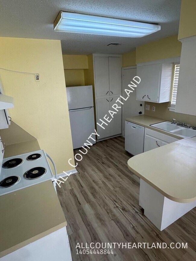 Foto del edificio - 530 N. Beard-