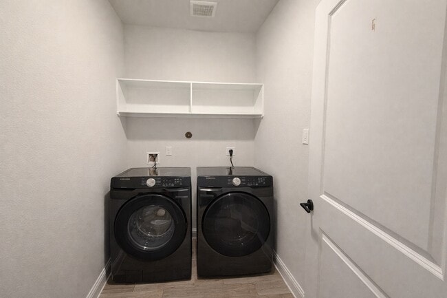 Building Photo - 2307 Birch View Ln