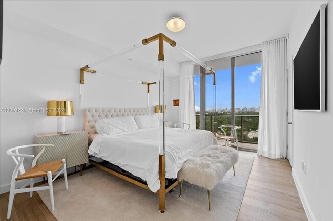 Foto del edificio - 2678 Tigertail Ave