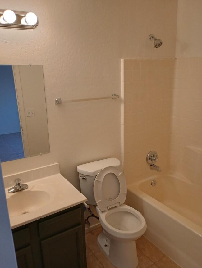 Foto del edificio - 3 bedroom in Eloy AZ 85131