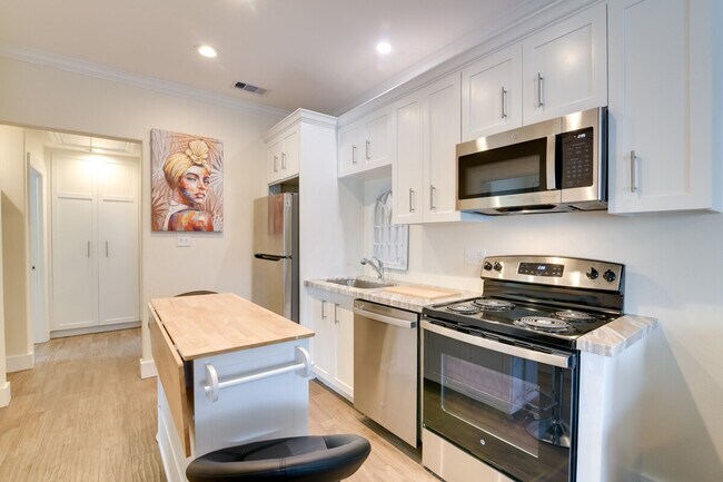 Building Photo - 1206 26th St