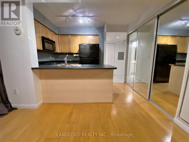 Photo du bâtiment - 311 Richmond St E