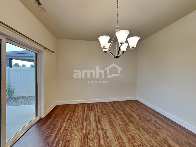 Building Photo - 245 E Sicily Dr