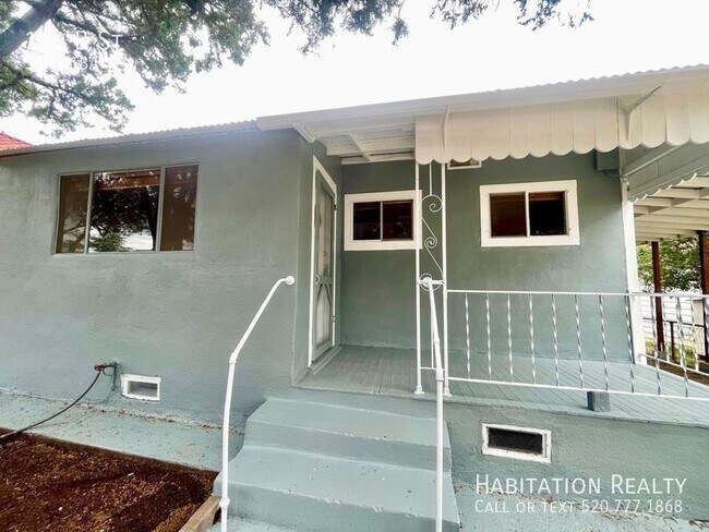 Foto del edificio - 3 bed/1 bath in Bisbee! Renovated, garage,...
