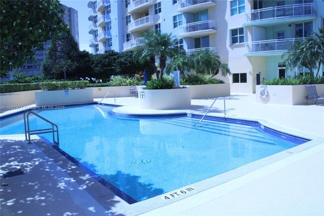 Building Photo - 2475 Brickell Ave
