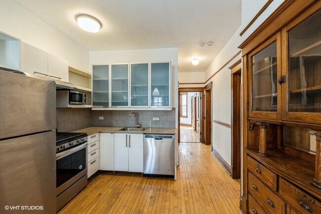 Building Photo - 2247 S Whipple St
