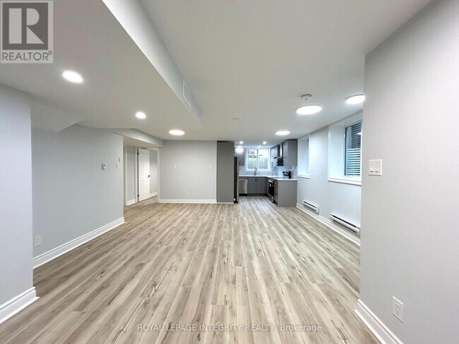 Building Photo - 650 Perseus Ave