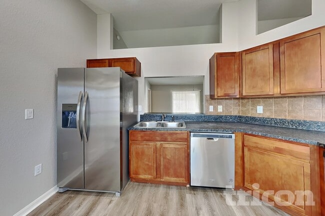 Building Photo - 2075 Sunflower St