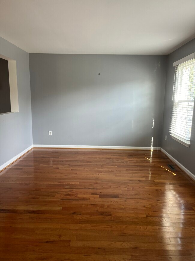 Building Photo - 4 Hickory Ridge Ct
