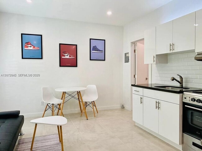 Foto del edificio - 319 W 28th St