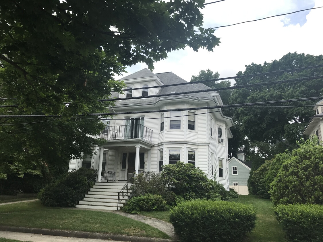 44 Gray St, Arlington, MA 02476 Apartments in Arlington, MA