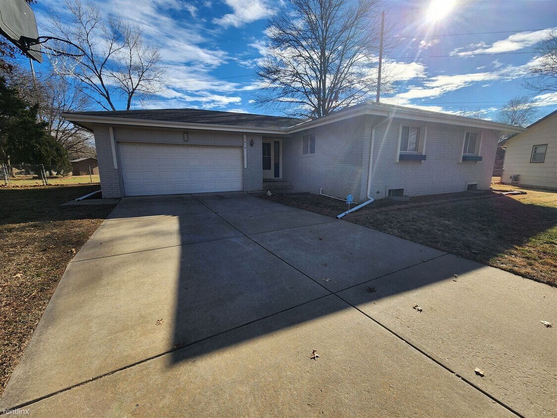 Primary Photo - 4 br, 2 bath House - 1414 N Murray Ct
