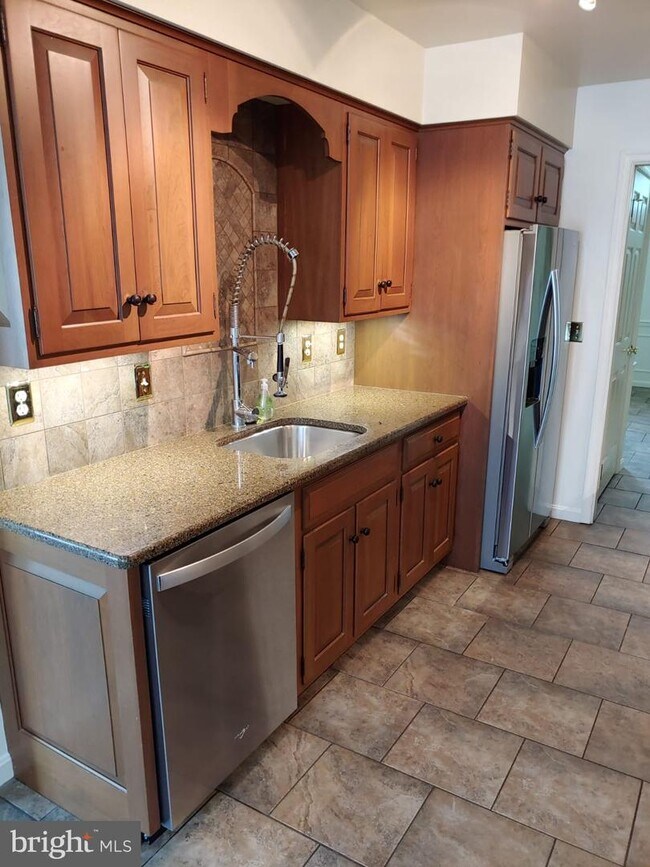 Building Photo - 30 Kensington Square