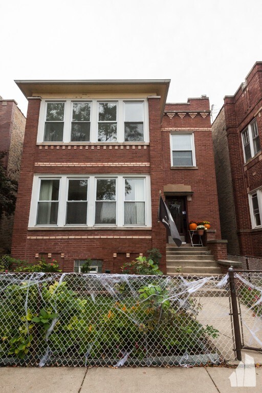 4914 N Rockwell St Unit 1, Chicago, IL 60625 Apartments in Chicago, IL