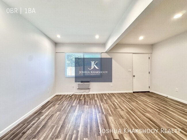 Foto del edificio - 14617 Gilmore St