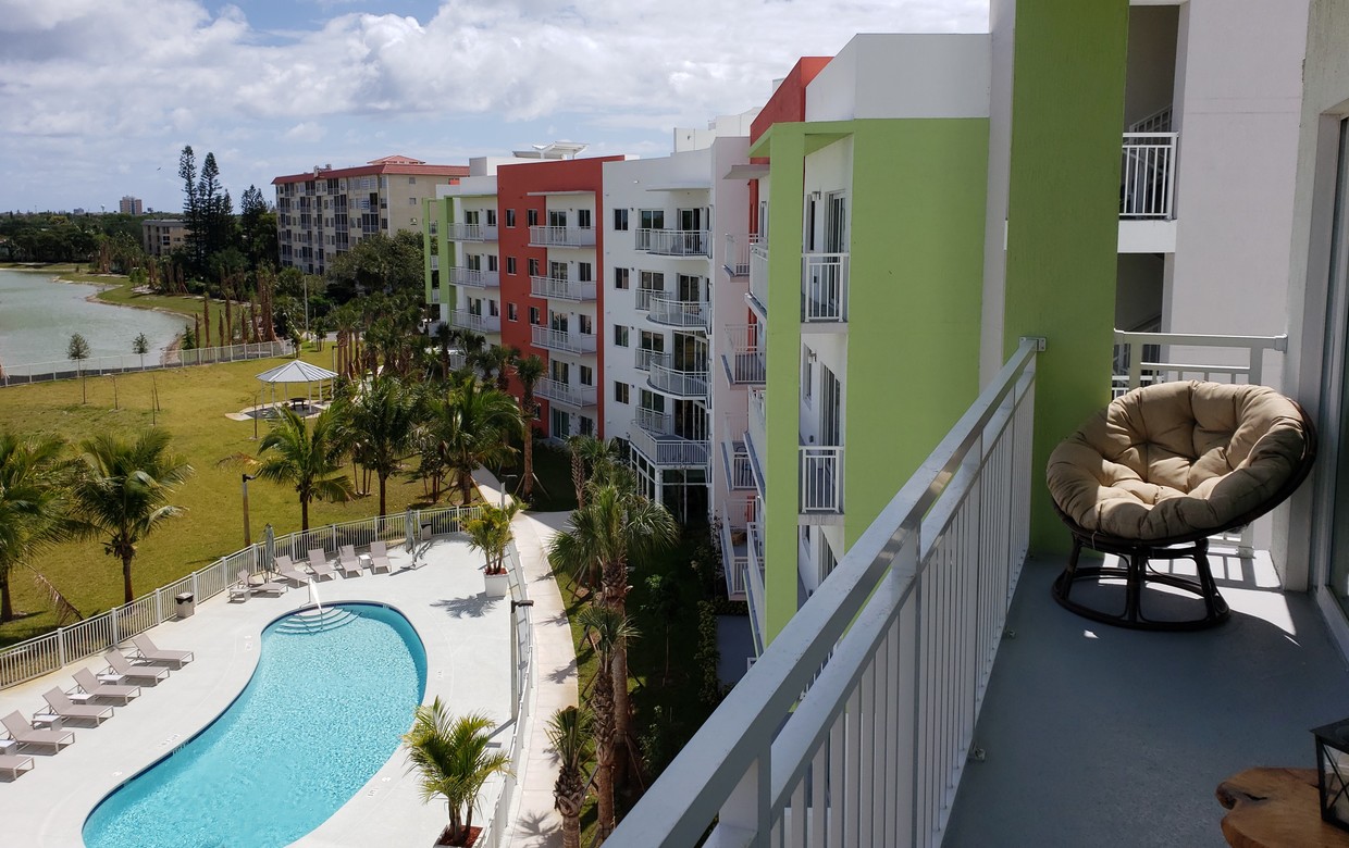 Crystal Lake Apartments Pompano Beach