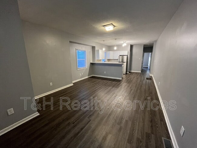 Building Photo - 2830 Central Ave