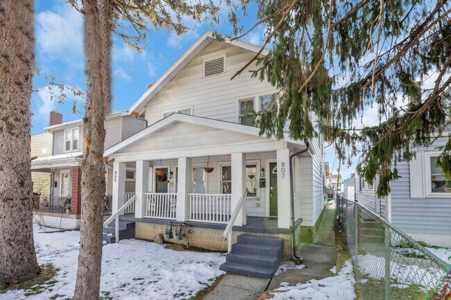 Foto del edificio - 807-809 E Deshler Ave