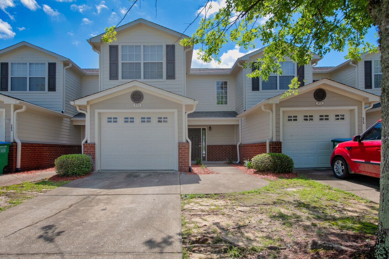 570 Wingspan Way, Crestview, FL 32536 Townhome Rentals in Crestview
