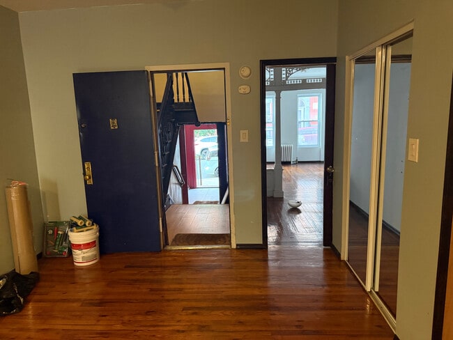 Building Photo - 546 46th St